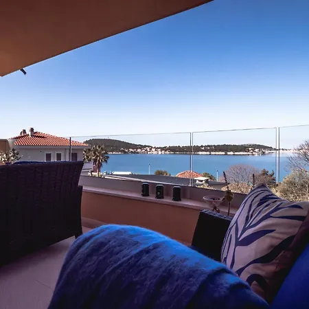 Riva Panoramica * רוגוזניצה